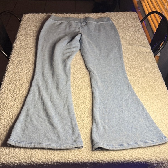 True Religion BIG T LOW RISE FLARE SWEAT PANT - Picture 5 of 5